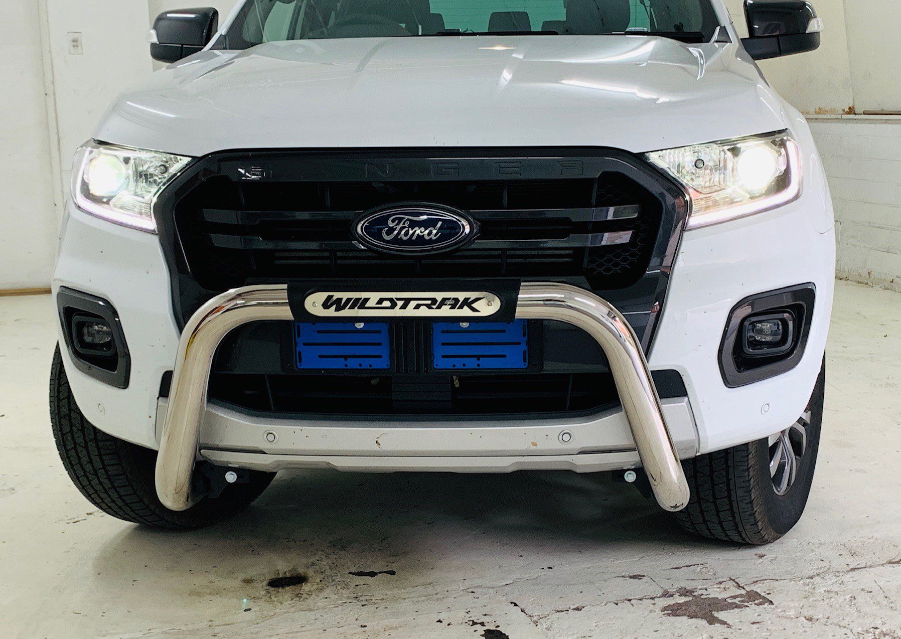 Artav Ford Everest Nudge PDC Bar